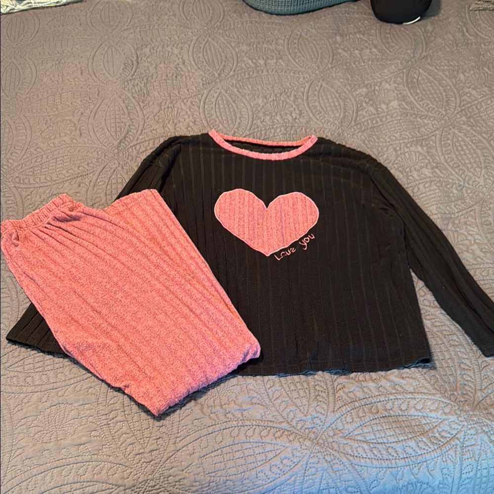 Super Soft 1XL Black and Pink Heart 2 piece set